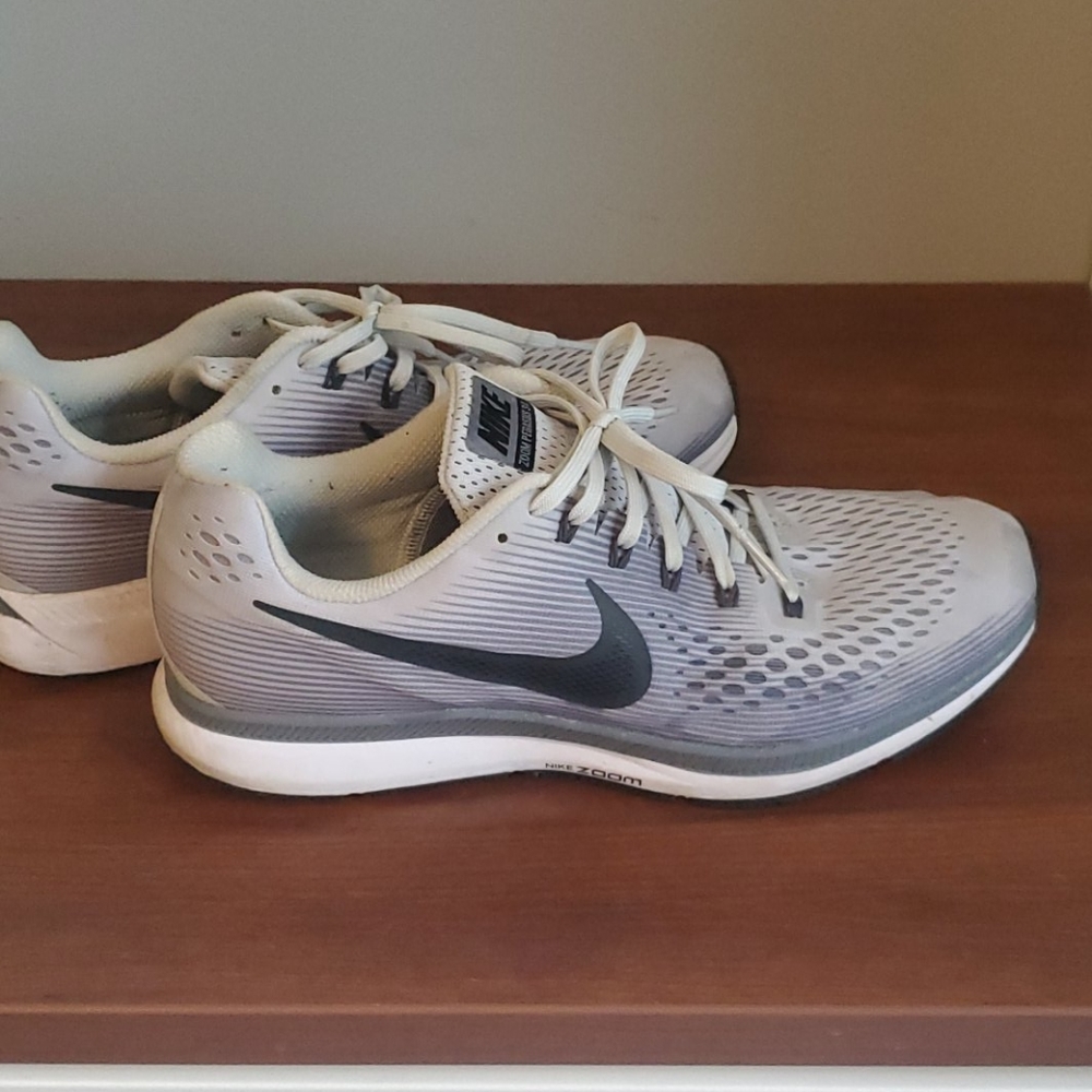 Nike zoom Pegasus 34. Size 10.5